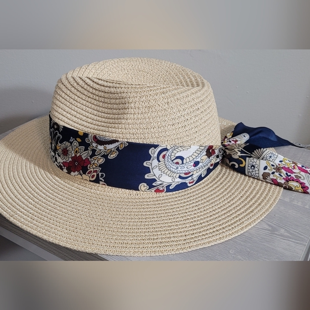 Max Studio Straw Hat New With Out Tags Vacation Beach